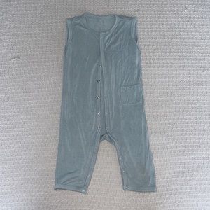 NWOT Kyte Baby Sleeveless Romper in Slate